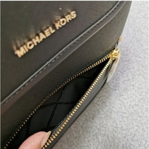 NWT Michael Kors Black Saffiano Leather Tech Friendly Backpack - Picture 5 of 13